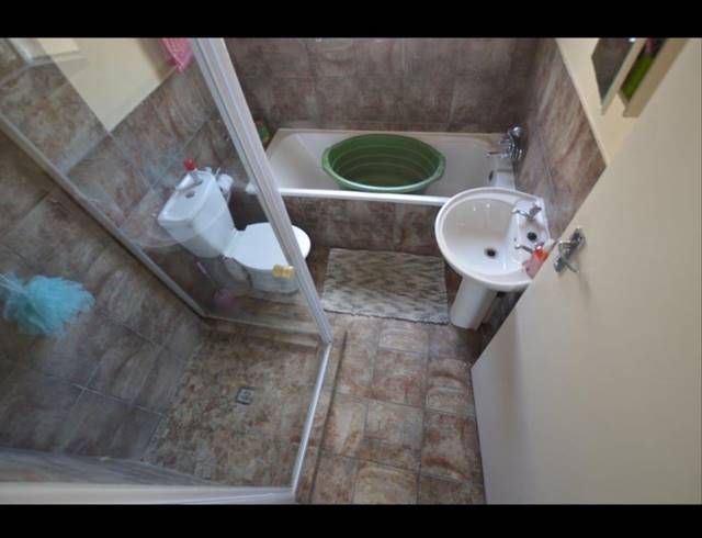 2 bed property to rent in VAALPARK